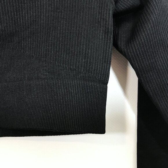 Ribbed Crop Top with Thumb Holes Black S - Picture 6 of 9